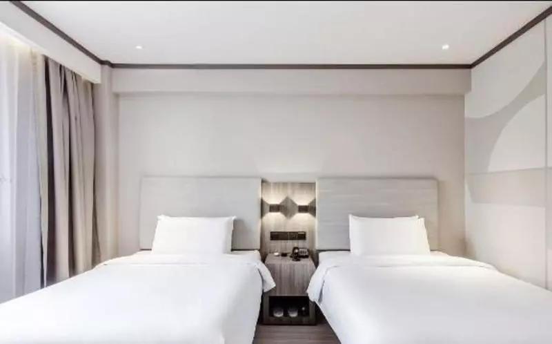 キングサイズベッドのスタンダードルーム, Holiday Inn Express Hotel & Suites Vermillion By Ihg