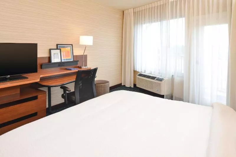 キングサイズベッドのスタンダードルーム, Holiday Inn Express And Suites Dickson City, An Ihg