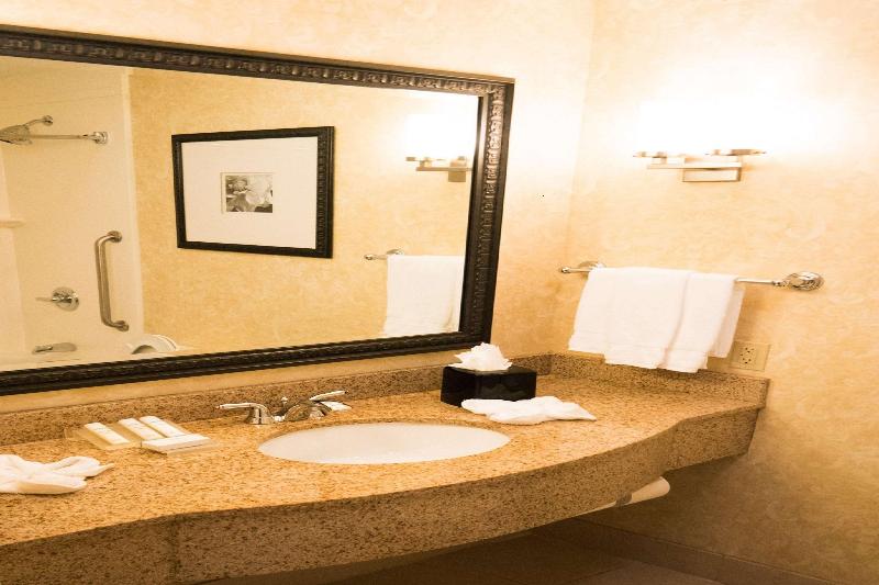 Номер Стандарт, Holiday Inn Express Mount Pleasant  Scottdale, An Ihg