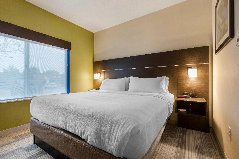 Номер Стандарт Адаптированный для Инвалидов, Holiday Inn Express Mount Pleasant  Scottdale, An Ihg