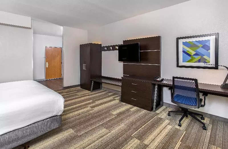 キングサイズベッドのスタンダードルーム, Holiday Inn Express & Suites Morristown, An Ihg
