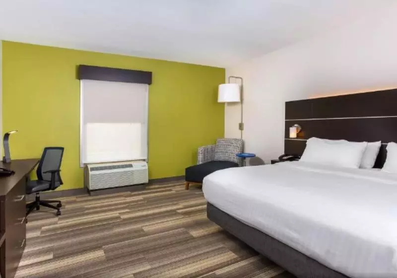 身障者適用キングサイズベッドルーム, Holiday Inn Express & Suites Morristown, An Ihg