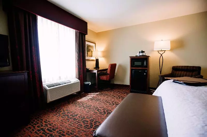 スイート, Holiday Inn & Suites Green Bay Stadium, An Ihg