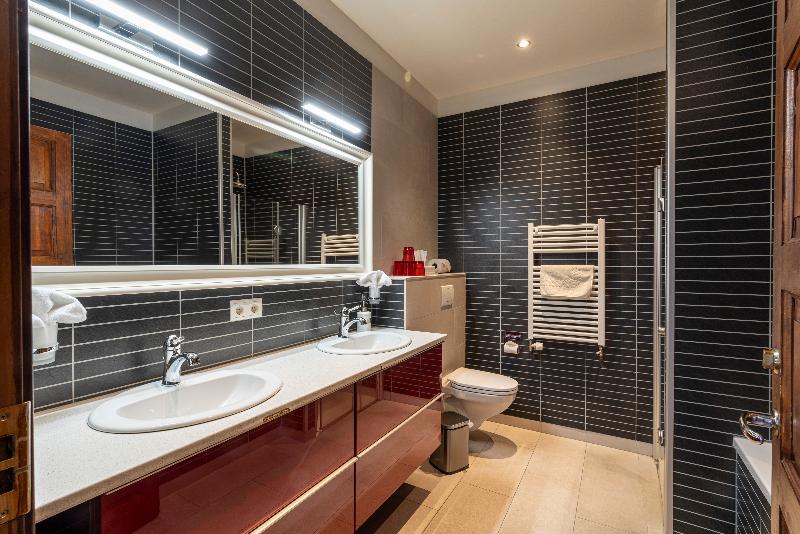 سوییت جونیور, Kriunes