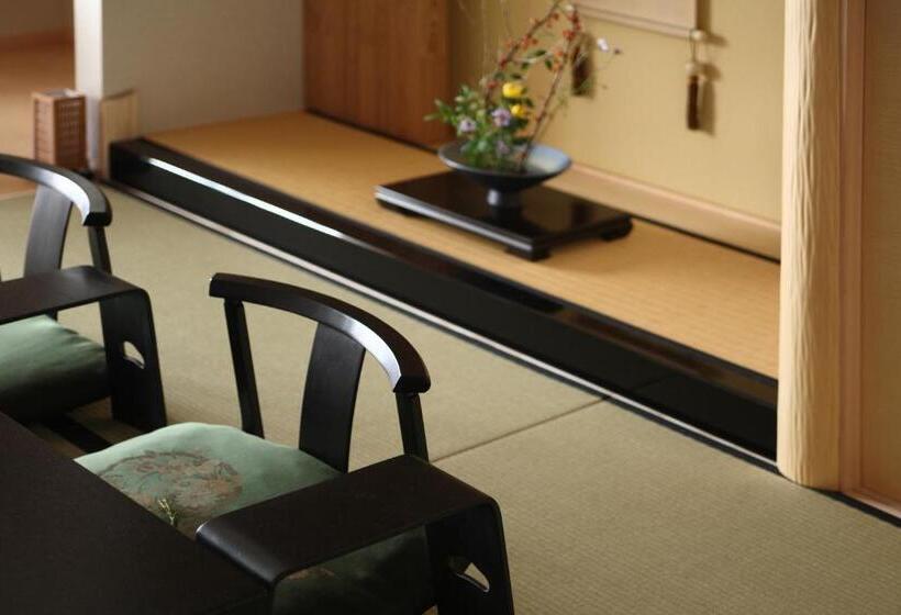 Номер Superior, Shiragiku