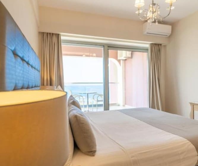 اتاق لوکس با چشم‌انداز دریا, Balcony Boutique