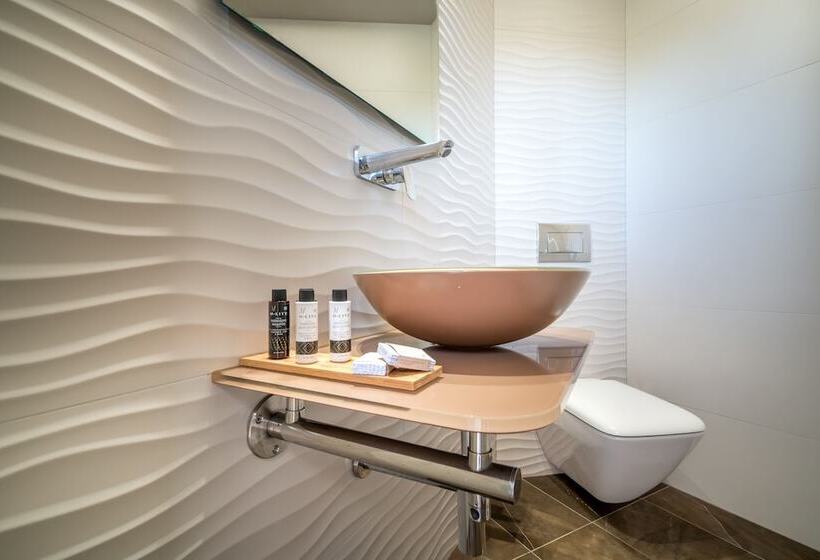 اتاق استاندارد با چشم‌انداز کوهستان, Balcony Boutique