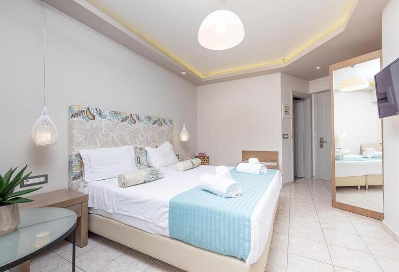 اتاق اساندارد با چشم‌انداز جانبی به دریا, Balcony Boutique