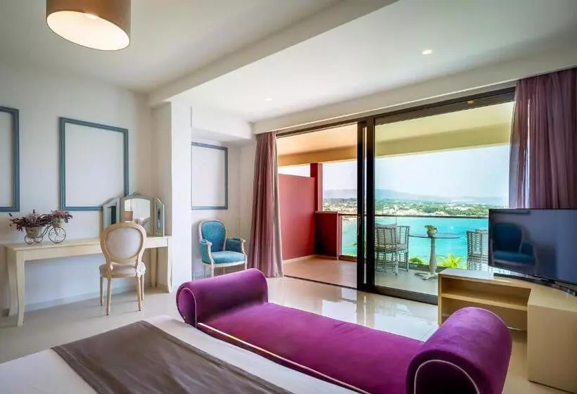 سوییت با چشم‌انداز پانوراما, Balcony Boutique