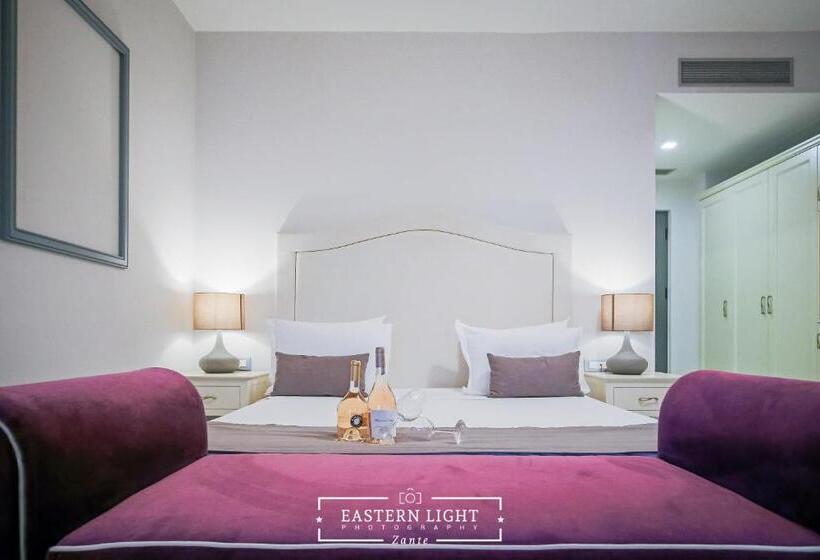 سوییت با چشم‌انداز پانوراما, Balcony Boutique