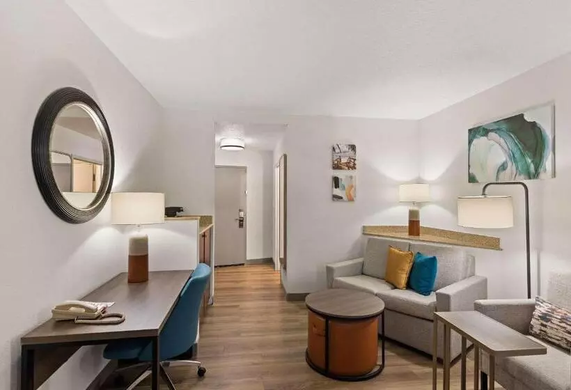 キングサイズベッドのスイートルーム, Comfort Suites Vero Beach I95