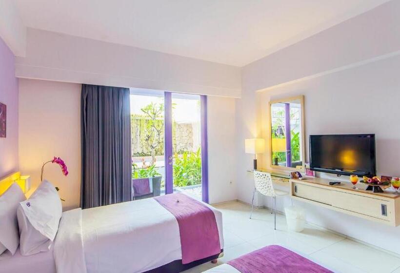 Номер Deluxe Вид на Бассейн, Conjioo Hotel Kuta Managed By Mhm