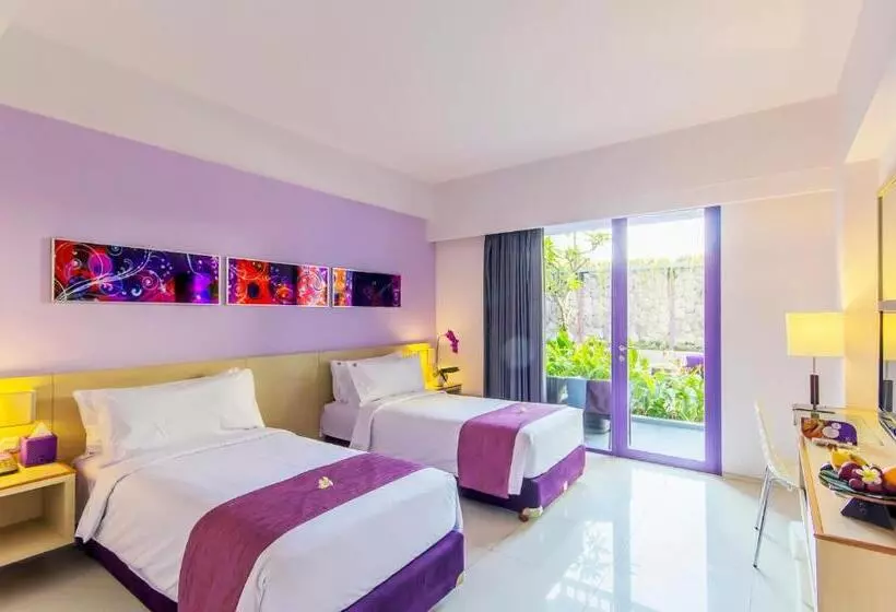プールの見えるデラックスルーム, Conjioo Hotel Kuta Managed By Mhm
