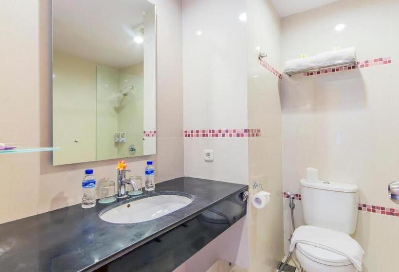 غرفة ديلوكس مطلة على حمام السباحة, Conjioo Hotel Kuta Managed By Mhm