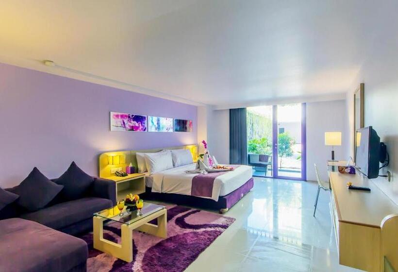 جناح مطلّ علي حمام السباحة, Conjioo Hotel Kuta Managed By Mhm