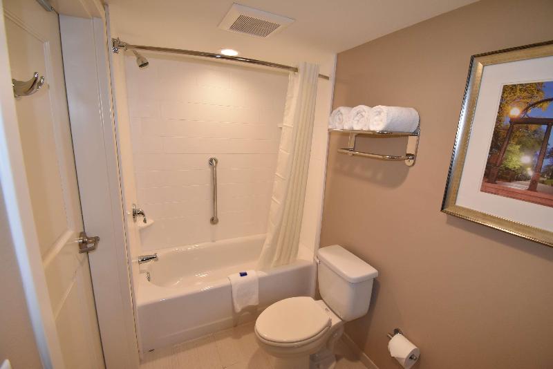 Номер Стандарт, Holiday Inn Express & Suites Logan, An Ihg