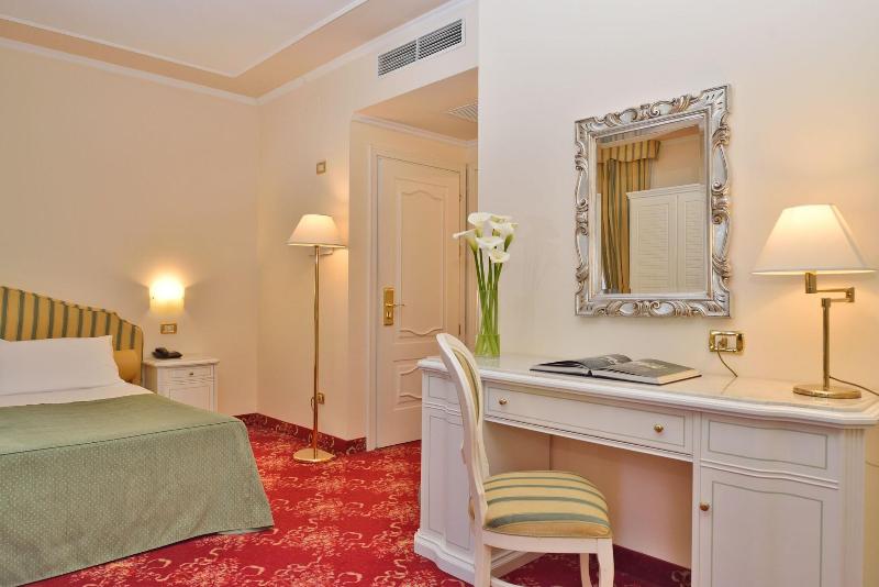 适合残疾人使用的标准间, Holiday Inn Express Hotel & Suites Plainview, An Ihg