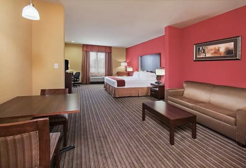 スイート, Holiday Inn Express & Suites Cleveland, An Ihg