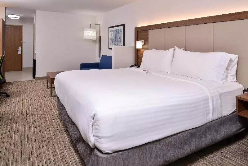 キングサイズベッドのスタンダードルーム, Holiday Inn Express & Suites Lacey   Olympia, An Ihg