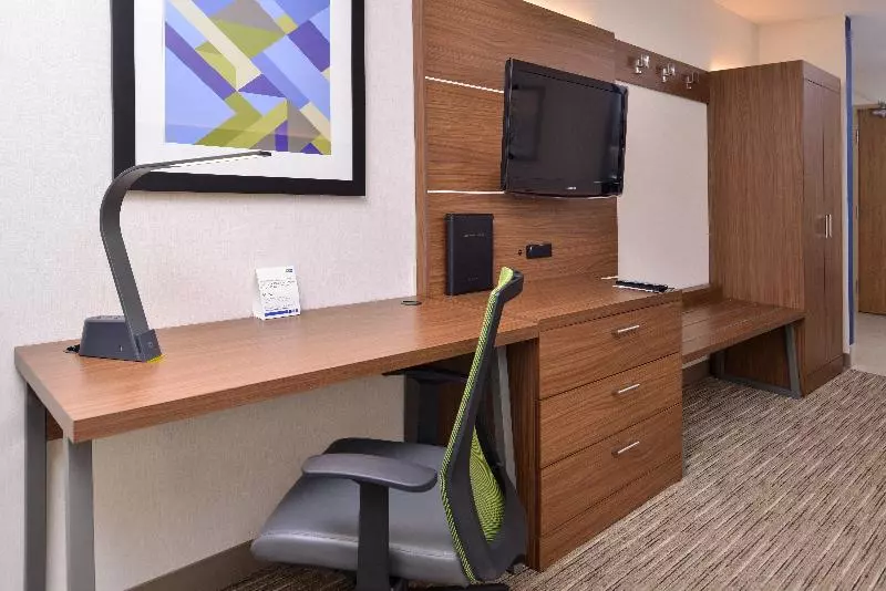 キングサイズベッドのスタンダードルーム, Holiday Inn Express & Suites Lacey   Olympia, An Ihg