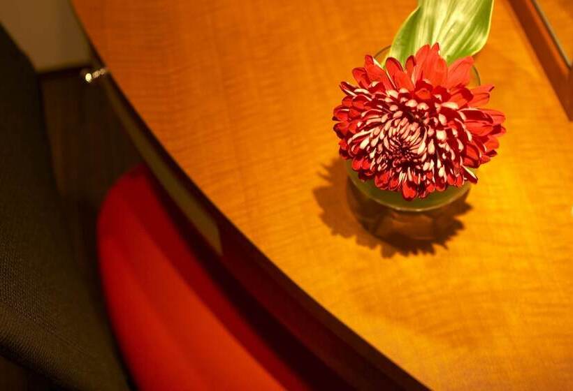 标准单人间, The B Hachioji