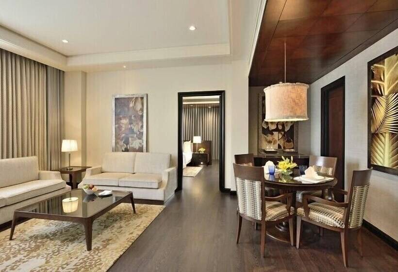 סוויטה, Gokulam Grand Turtle On The Beach