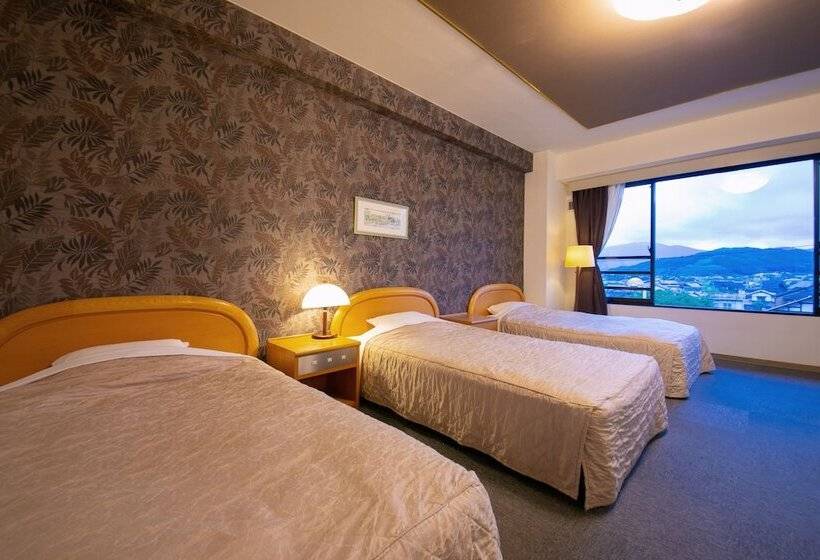 スタンダードトリプルルーム, Yufuin Sansuikan