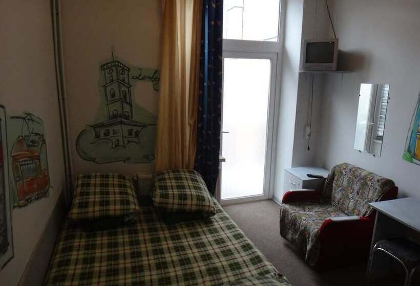 اتاق استاندارد, Mister Hostel