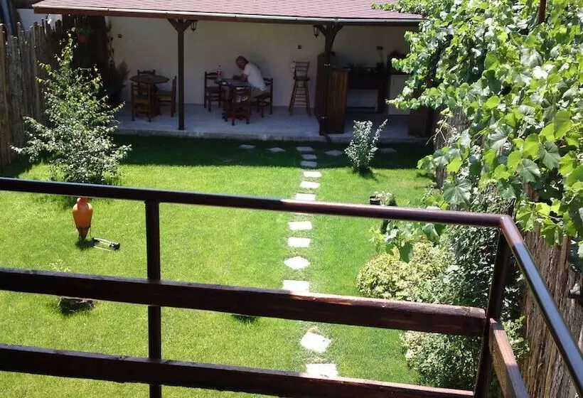 Standard Yhden Hengen Huone, Avel Guest House