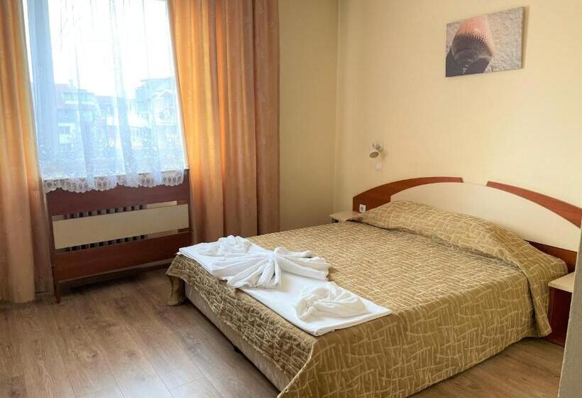 غرفة قياسية, Family Hotel Central