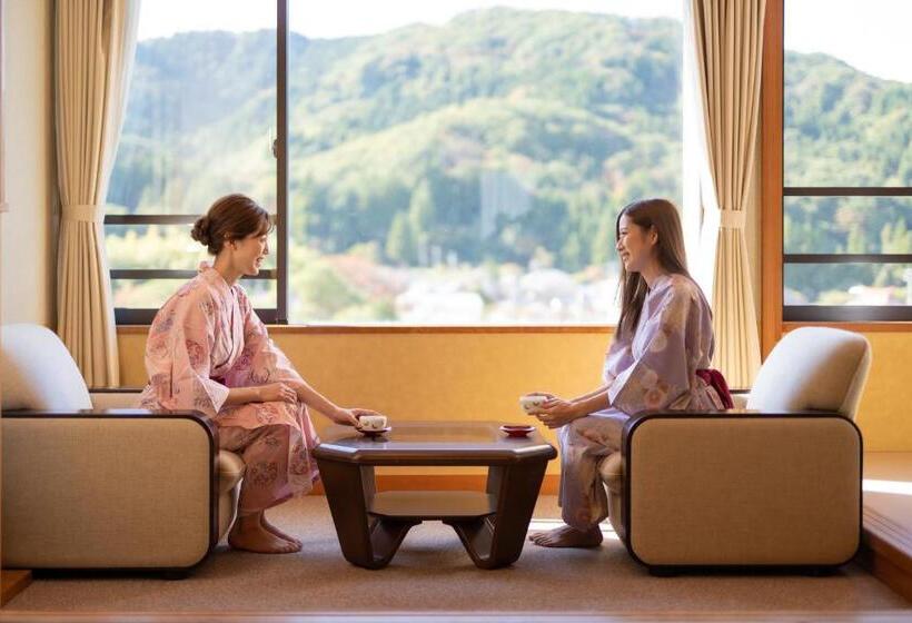 디럭스 패밀리 룸, Hoho A Hotel Overlooking The Echigo Plain And The Yahiko Mountain Range Formerly Hotel Oohashi Yakat