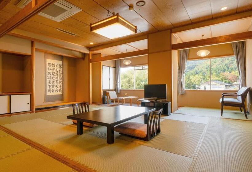Семейный Номер Superior, Hoho A Hotel Overlooking The Echigo Plain And The Yahiko Mountain Range Formerly Hotel Oohashi Yakat