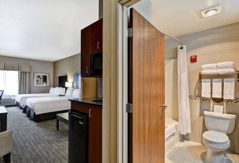 جناح, Holiday Inn Express Hotel & Suites Milwaukee New Berlin, An Ihg