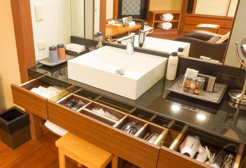 جناح سوبيريور مع إطلالات, Akan Tsuruga Besso Hinanoza