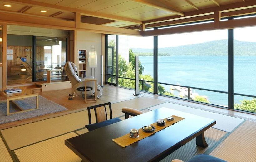 جناح ديلوكس, Akan Tsuruga Besso Hinanoza