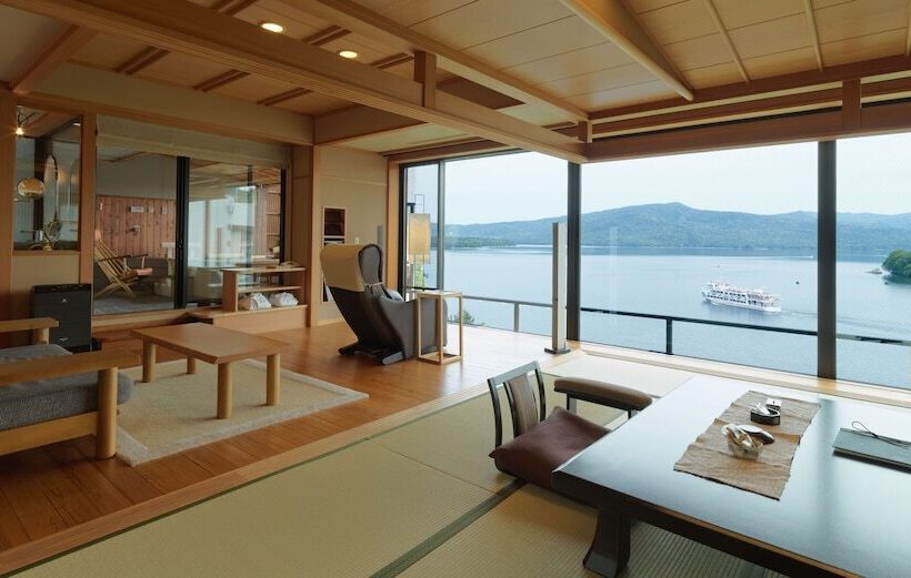 جناح ديلوكس, Akan Tsuruga Besso Hinanoza