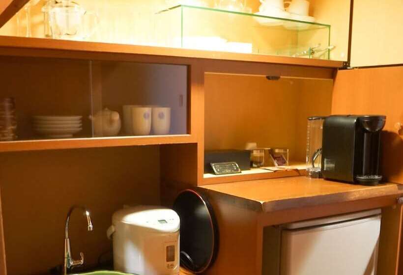 جناح ديلوكس, Akan Tsuruga Besso Hinanoza