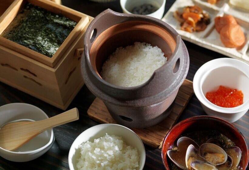 جناح سوبيريور, Akan Tsuruga Besso Hinanoza