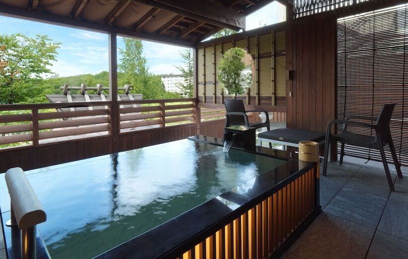 جناح ديلوكس, Akan Tsuruga Besso Hinanoza