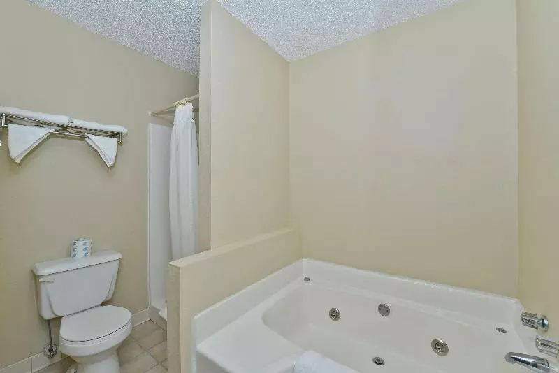 スタンダードルーム, Americas Best Value Inn Hazlehurst