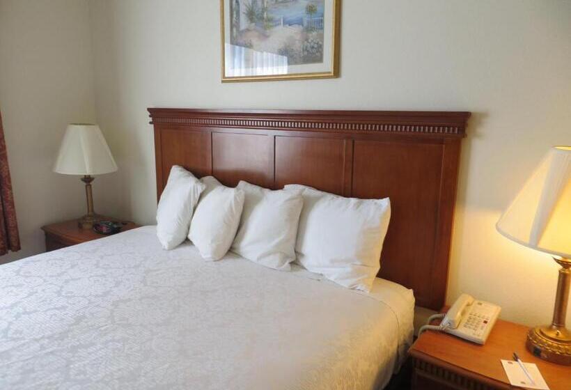 キングサイズベッドのスイートルーム, Best Western Plus Lake Elsinore Inn & Suites