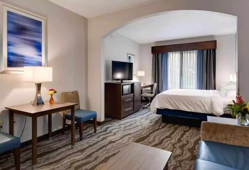 キングサイズベッドのスイートルーム, Best Western Plus River Escape Sylva / Dillsboro