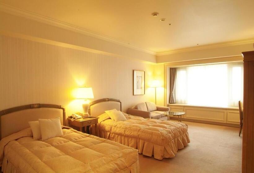 Номер Стандарт, De Premiere Minowa