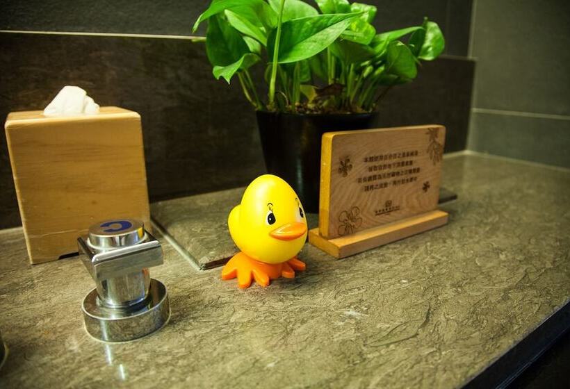 اتاق خانوادگی, Evergreen Resort Hotel Jiaosi