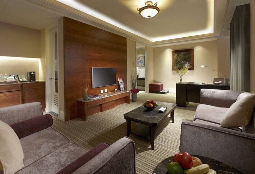 سوییت, Evergreen Resort Hotel Jiaosi