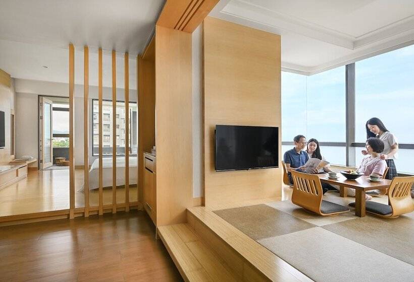 سوییت, Evergreen Resort Hotel Jiaosi