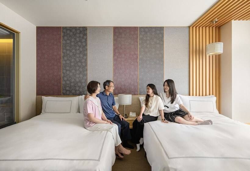 اتاق خانوادگی, Evergreen Resort Hotel Jiaosi