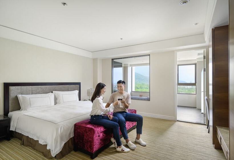 سوییت, Evergreen Resort Hotel Jiaosi