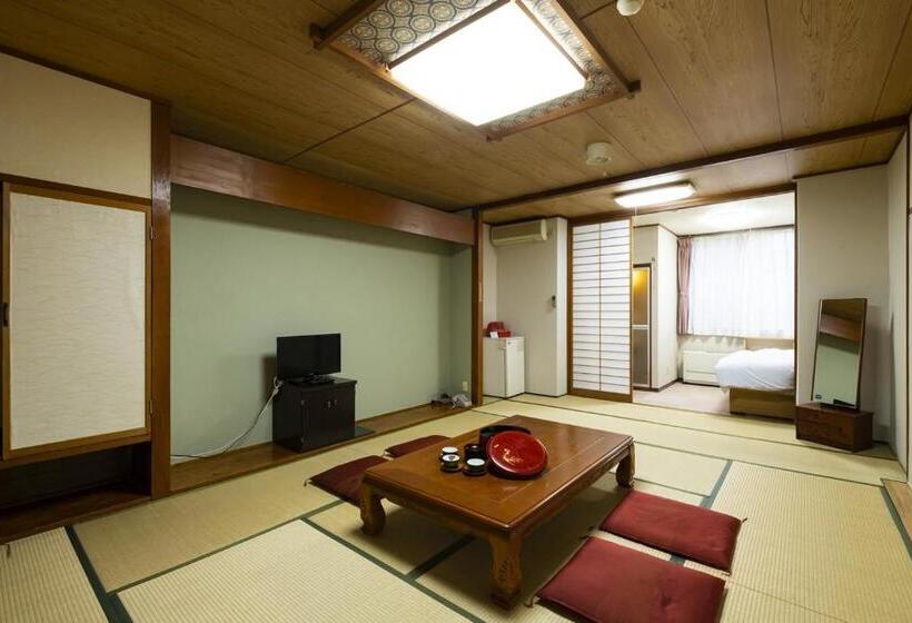 חדר סטנדרטי לארבעה עם חדר אמבטיה משותף, Kurobe View