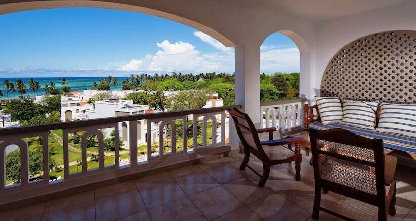 ویلای 3 خوابه, Lantana Galu Beach